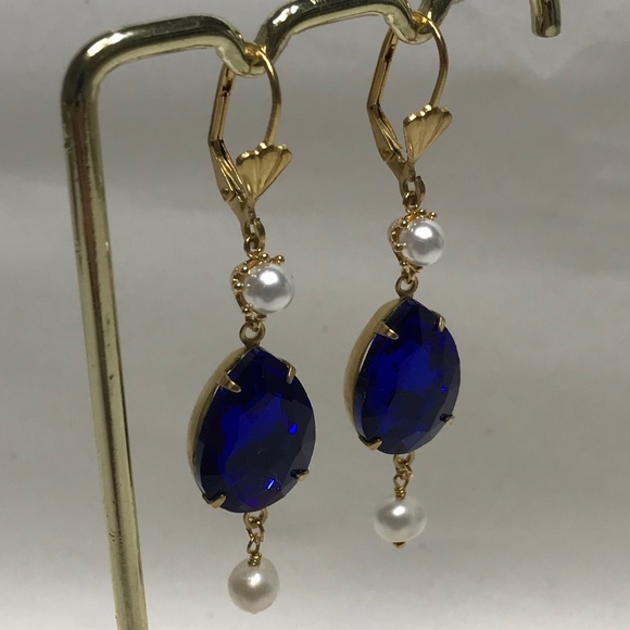 Moiraine’s Teardrop Sapphire & Pearl Earrings Wheel of Time Handmade Replicas - Picture 9 of 16